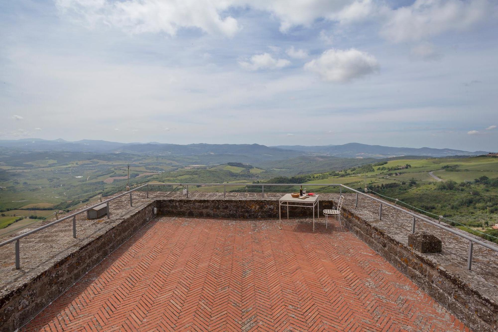 Torre Dei Belforti Montecatini Val di Cecina Luaran gambar